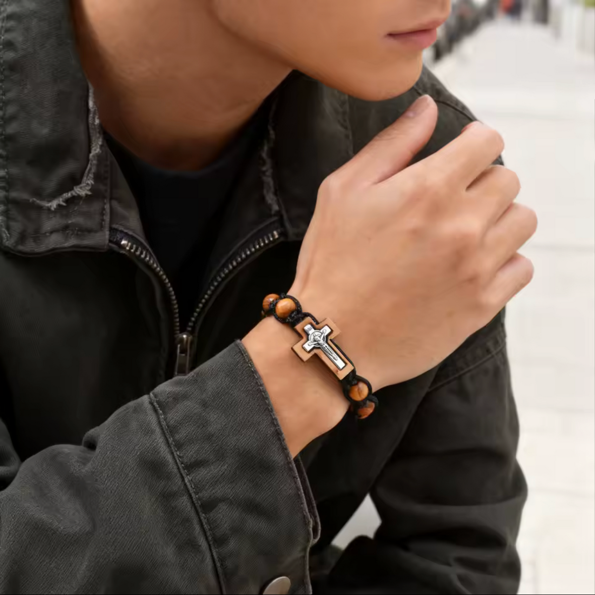 Bracelet Chrétien en Bois avec Crucifix